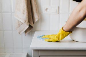 Ayuda de 500 euros para quienes se dediquen a las tareas del hogar: Cómo solicitarla y requisitos