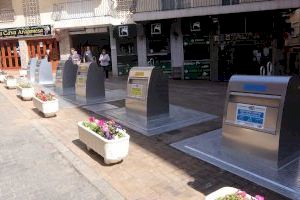 La Plaza de la Constitución estrena nuevos contenedores soterrados y duplica la capacidad de recogida selectiva de residuos
