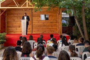 Benidorm conmemora el ‘Día del Libro’ en l’Hort de Colón con una lectura pública y una actividad de animación entre los jóvenes lectores