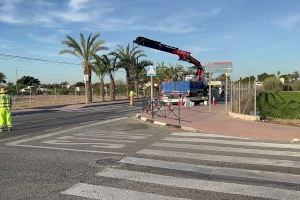 La Diputación inicia las obras para la instalación de un semáforo que mejore la seguridad vial en el colegio Els Garrofers
