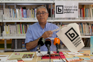 Novelda pone en marcha una nueva edición de la Biblioteca Solidaria