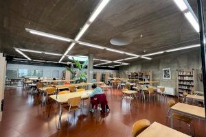 El Arcoíris se convierte en centro de estudios de referencia en Paterna con su apertura 24 horas en época de exámenes
