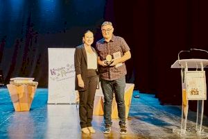Els Premis Vila d’Almassocia reconeixen a Torres i Lauder