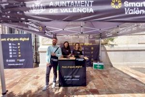 Els punts d'ajuda digital tornen als barris de València per ajudar la ciutadania amb les ferramentes municipals