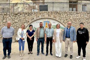 El presidente de la Diputación de Castellón y cargos socialistas visitan Alfondeguilla