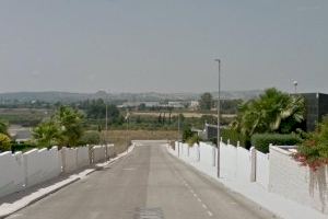 Un camioner ferit en xocar contra un contenidor en San Fulgencio (Alacant)