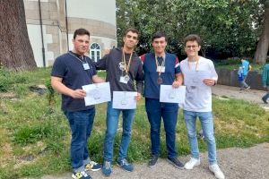Quatre estudiants de batxillerat formats en la Universitat de València, premiats en la fase nacional de l’Olimpíada de Física