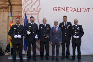 La Generalitat Valenciana condecora a cuatro policías locales de Alaquàs