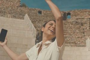 VÍDEO | La BBC tria es castell de Sagunt per a promocionar la prèvia de Blanca Paloma a Eurovisió