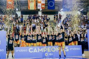 El Valencia Basket ofrece mañana a la Virgen de los Desamparados su título de campeonas de la liga femenina de baloncesto