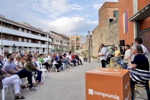 Compromís Potries ompli la plaça de l’Ajuntament amb 200 persones en la presentació de la seua candidatura