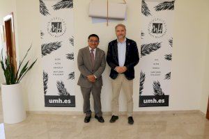 El rector de la Universidad Nacional Agraria La Molina visita la UMH