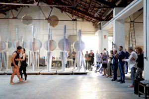 El Ministro de Cultura, Miquel Iceta, visita el taller del escultor Miquel Navarro en Mislata