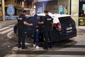 Dos detenidos por venta de drogas y robo en zonas de ocio de Alicante