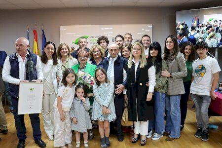Torrent homenajea a Benjamín Ortí Conejero con el galardón ‘Llaurador de l’any 2023’