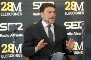 Luis Barcala apela al voto de los socialistas que no confían en los gobiernos de Sánchez y Puig