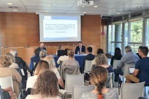 Turisme presenta al sector de la hostelería de Valencia el nuevo decreto que regula los establecimientos de restauración de la Comunitat