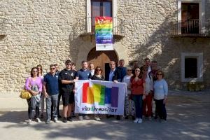 El Ayuntamiento de la Vila Joiosa y Vila Diversitat conmemoran el Día Internacional contra la Homofobia, la Transfobia y la Bifobia