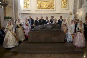 GALERIA | Vila-real honra a Sant Pasqual con la misa pontifical
