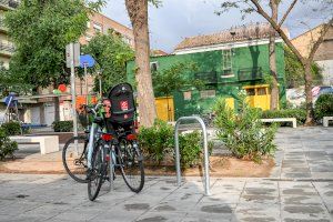 Mobilitat Sostenible instal·la 474 noves places d'aparcabicis en Benicalap, Les tendetes, Sant Pau i Cabanyal-Canyamelar