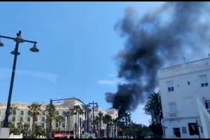 Un paorós incendi s'inicia en Les Arenes de València