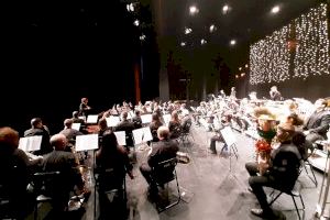 La Agrupació Filharmònica Borrianenca presenta en el Teatre Payà el concierto de los socios