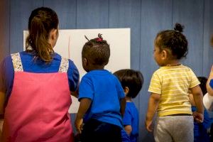 La meitat de les famílies ateses en el Programa Escola Família de Casa Caridad no compta amb ingressos estables