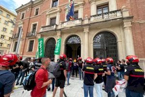 La Diputación de Castellón denunciará el asalto de los bomberos con bengalas