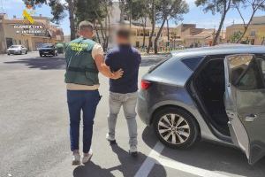 La Guardia Civil detiene al presunto autor de 14 estafas cometidas en Alicante, Jaén, La Coruña, Lugo, Madrid y Zaragoza