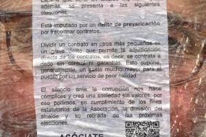 El PP de El Campello denuncia una agresión a su cartelería de campaña por una entidad que pide dinero a los vecinos
