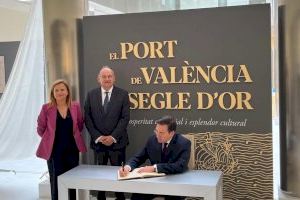 El ministro de Asuntos Exteriores, José Manuel Albares, en la exposición ‘El Port de València al Segle d’Or’