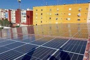 Quart de Poblet instala placas solares en el polideportivo municipal