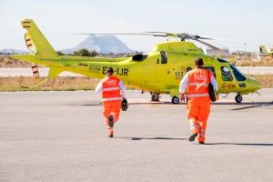 Evacúan en helicóptero a un motorista tras estrellarse en Callosa d’en Sarrià