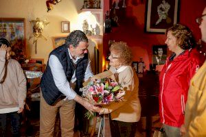 Simone de 96 años y Sana con 18 han querido mostrar públicamente su apoyo a la candidatura de Vicente Arques a la alcaldía de l’Alfàs