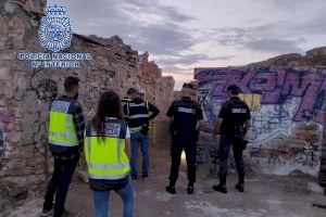 La policía localiza al presunto autor del brutal apuñalamiento de Urbanova (Alicante)