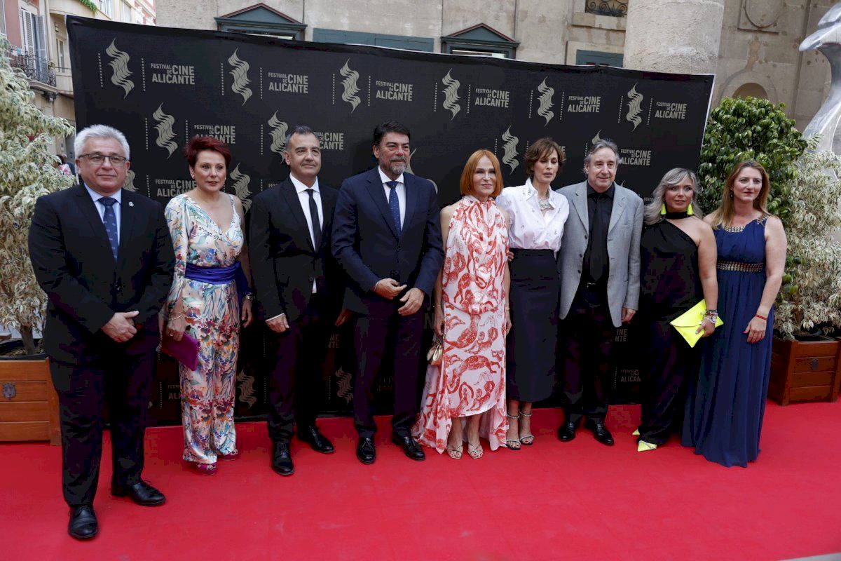 Barcala incide durante la Gala Inaugural en la “promoción nacional e internacional” que supone para Alicante el Festival de Cine
