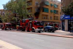 Assistida una dona pel paorós incendi en un habitatge d'Alacant