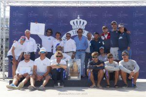 El Real Club Nàutic Torrevieja alça el Trofeu de l'Autonòmic de Monotips per Clubs 2023