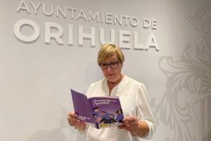Igualdad distribuye la revista “Creciendo en Igualdad” entre los escolares de Educación Infantil de Orihuela