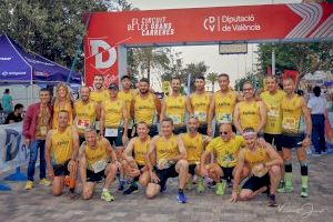 Cerca de 50 corredores del CA Safor Teika participaron en el 10K Nocturn de la Platja de Gandia-Memorial Toni Herreros