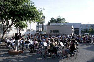 Burriana clausura ‘L’escola canta’ con la cantata ‘La misión de Robi’