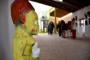 Cerca de 1.200 personas visitan la exposición de máscaras artesanas “Espíritus de África” en el Gran Casino de Vila-real