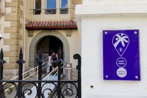 La red de puntos violeta de la Tourist Info alcanza los 100 destinos en la Comunitat Valenciana