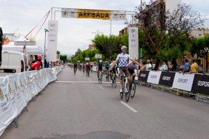 Kacper Krawiec gana el 75 Gran Premi Vila-real de Ciclisme y Fran Benassar se lleva la segunda etapa con arranque en Morella