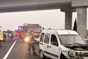 Tres ferits i un atrapat en col·lidir dos cotxes en la N-238 a Vinaròs