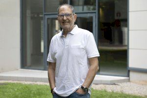 El catedrático de la UJI, Juanjo Ferrer, ha sido galardonado con el Premio «Mundo clásico»