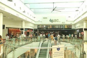 San Juan 2023: ¿Abren los supermercados y centros comerciales este sábado en la Comunitat Valenciana?
