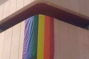 Més Santa Pola demana que es penge la bandera LGTBI al balcó de l’Ajuntament