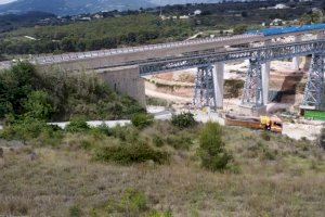 Un bus lanzadera prestará servicio entre Teulada y Calp por las obras del nuevo viaducto sobre el barranco del Quisi