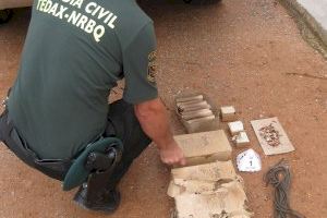 La Guardia Civil destruye 10 kilos de dinamita que un valenciano encontró en su domicilio